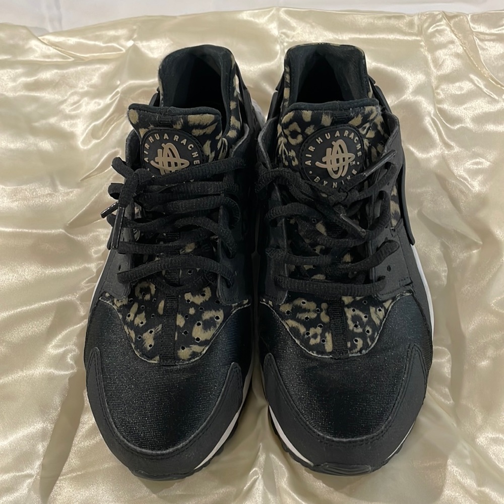 Woman’s Nike Air Huarche